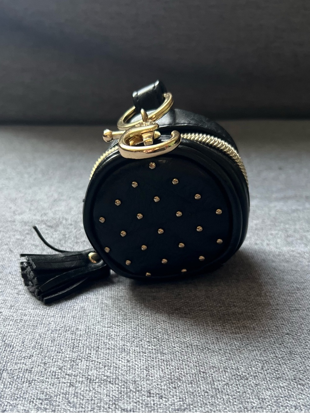 Itzy Ritzy Black Chelsea and Cole Paci Pod - Picture 2 of 4